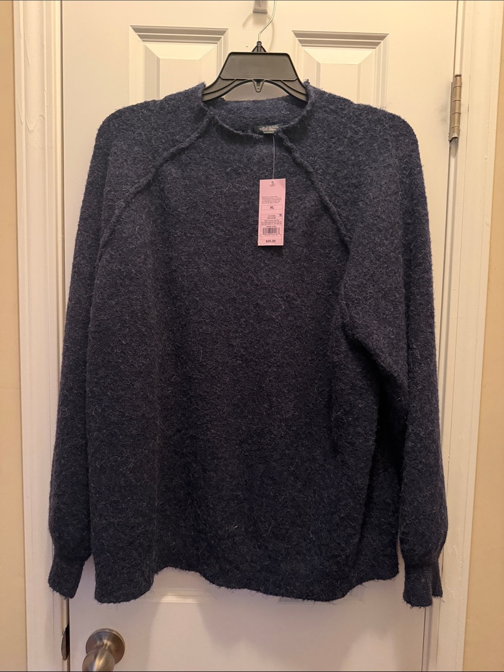 wild fable women’s Navy Fuzzy Crewneck Sweater XL